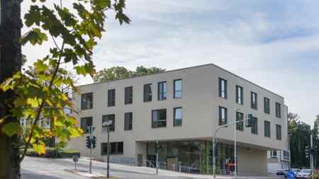 Die städtische Musikschule in Lüdenscheid zeichnet sich durch ein vielfältiges Angebot im Bereich der musikalischen Bildung für Jung und Alt aus. Im „Fachbereich Elementar“ werden bereits Kinder ab sechs Monaten mit Musik vertraut gemacht